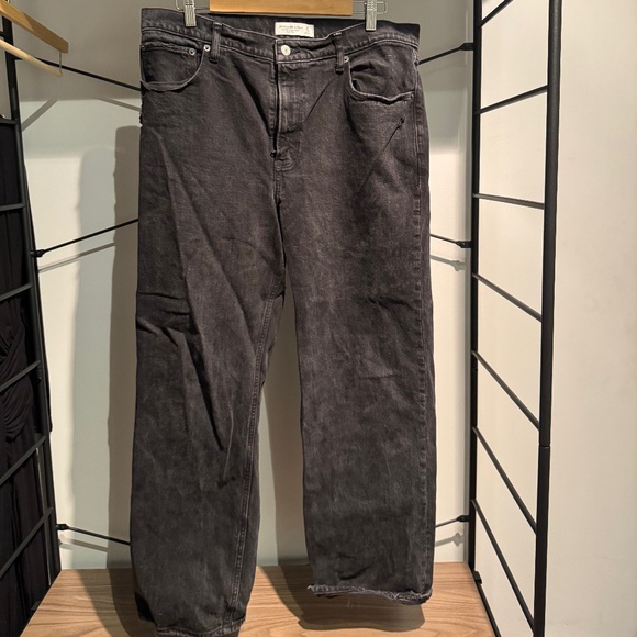 Black High Rise 90s Relaxed Jeans (size 14/32) - Abercrombie & Fitch - Picture 3 of 5
